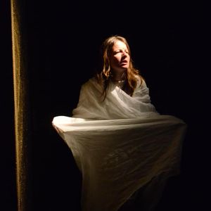 Foto di La solitudine di Antigone