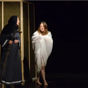 Foto di La solitudine di Antigone